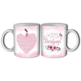 A körmök királynője bögre